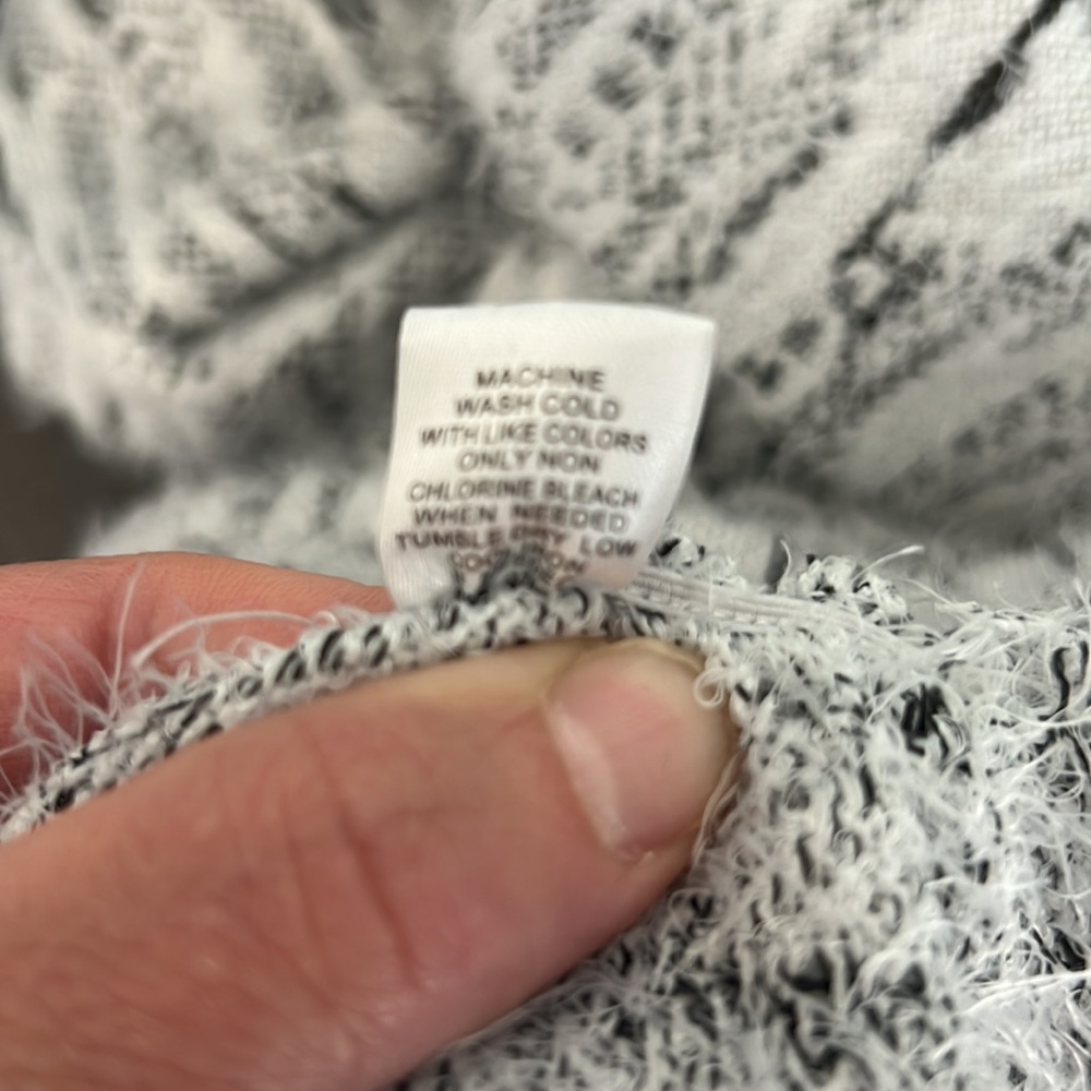 Chances R 3/4 Ruched Sweater - Picture 8 of 8